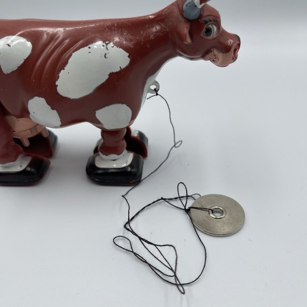 Vintage Marx Milking Cow Walk-A-Way Toy Walking Action Works! - Picture 14 of 16